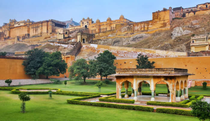 जयपुर की यह खूबसूरत जगह नहीं गए घूमने तो अधूरी है आपकी सारि ट्रिप, देखें इनसे जुड़ी जानकारिया