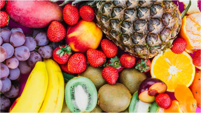 कोलेस्ट्रॉल की समस्या को कम करने के लिए करे इन फलों का सेवन, जाने इनसे सेहत में होने वाले फायदे